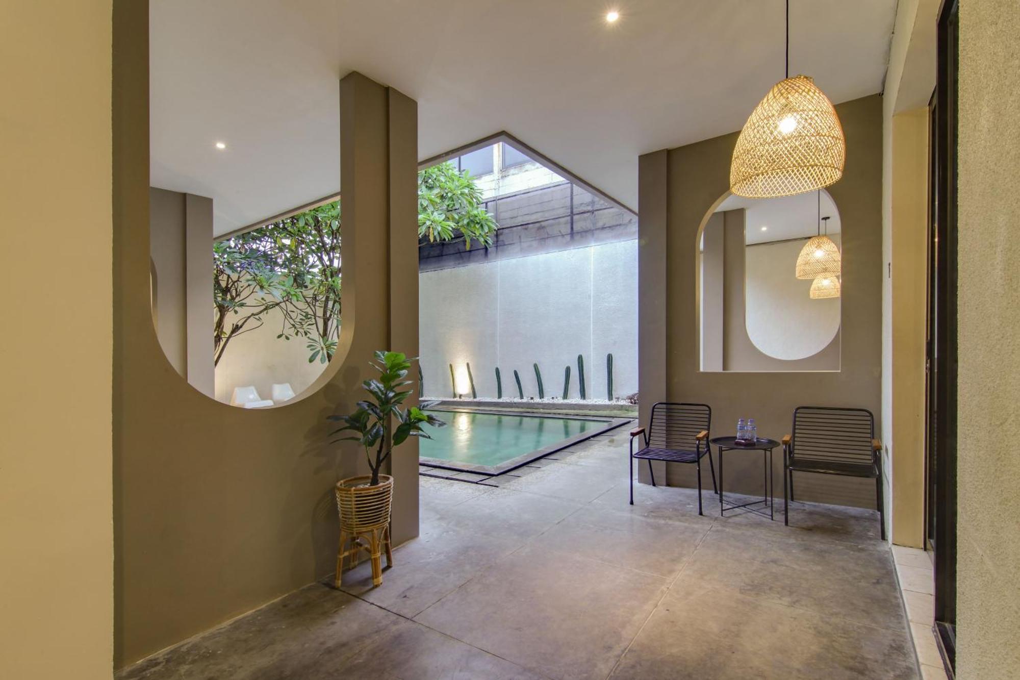 Escotel Casa De Luga Jakarta Luaran gambar