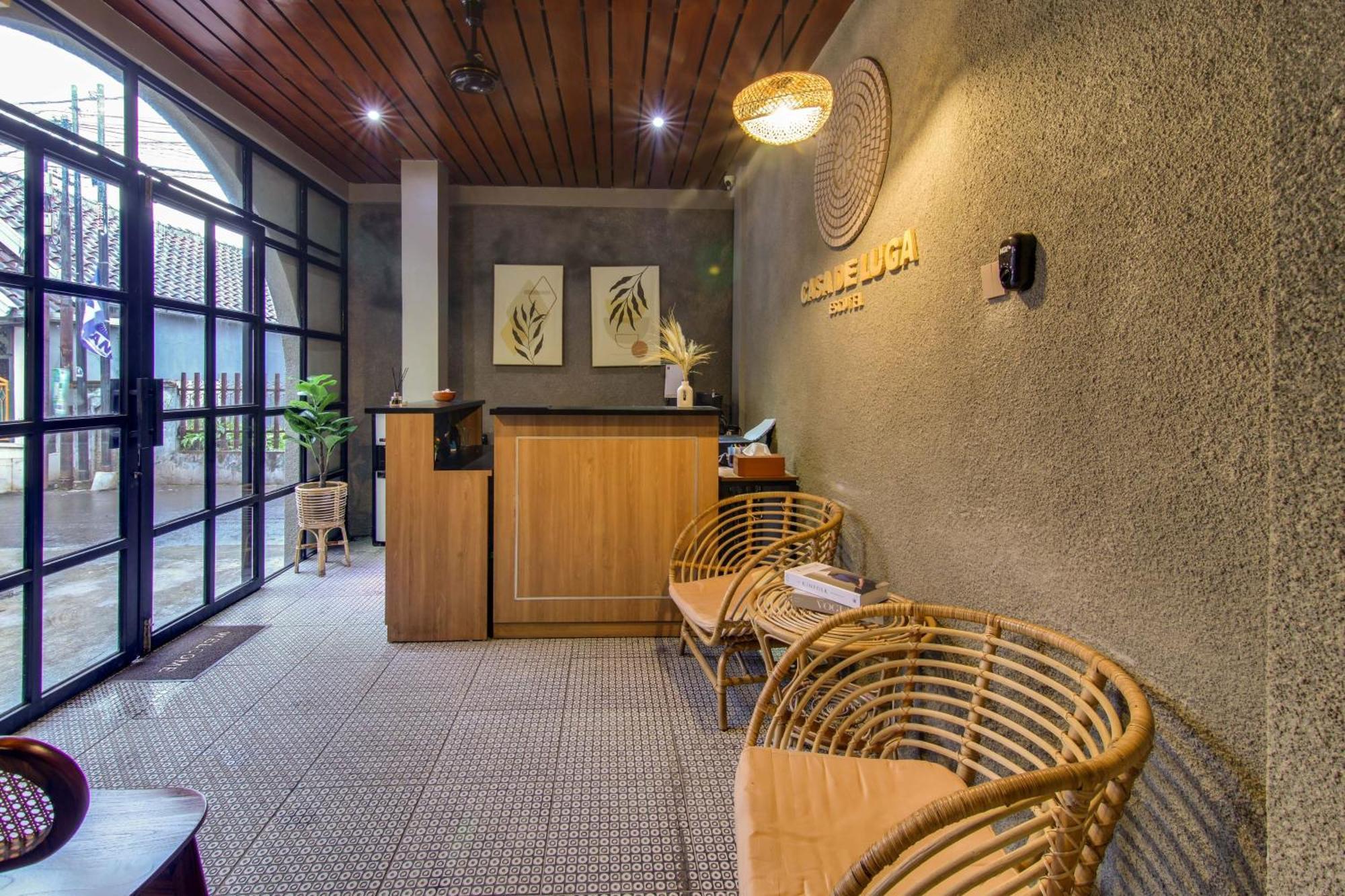 Escotel Casa De Luga Jakarta Luaran gambar